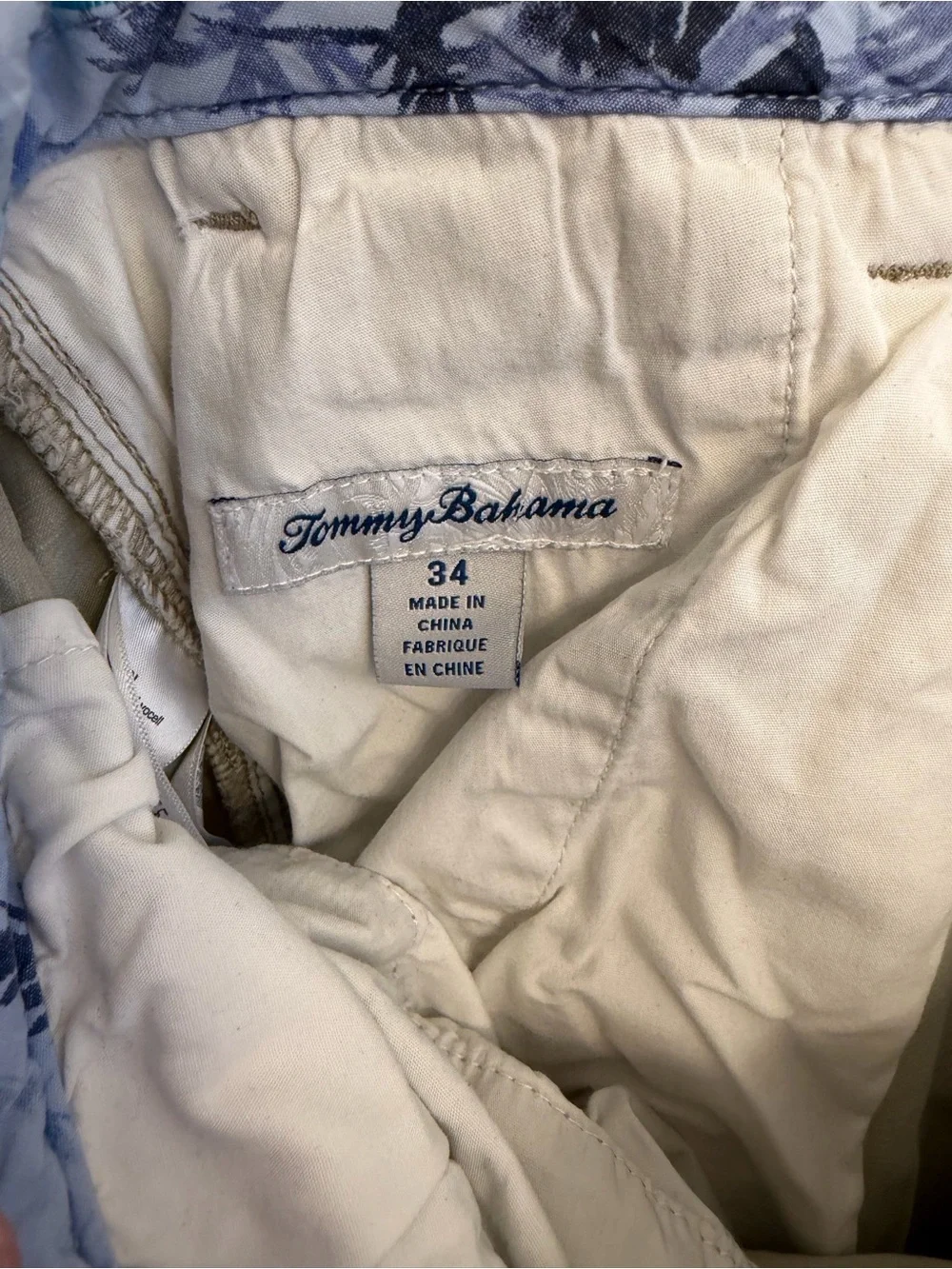 Tommy Bahama Khaki Men's Shorts Size 34 - Picture 6 of 6